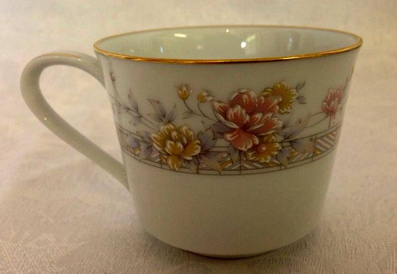 Noritake Legendary Dream Street Demitasse Coffee Cups and Saucers