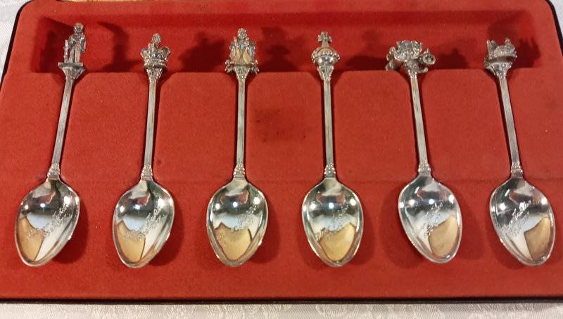 Collectable Silver Jubilee set of teaspoons Exquisite. E.T.Ltd