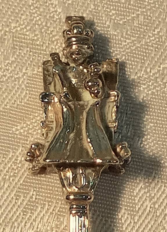 Collectable Silver Jubilee set of teaspoons Exquisite. E.T.Ltd