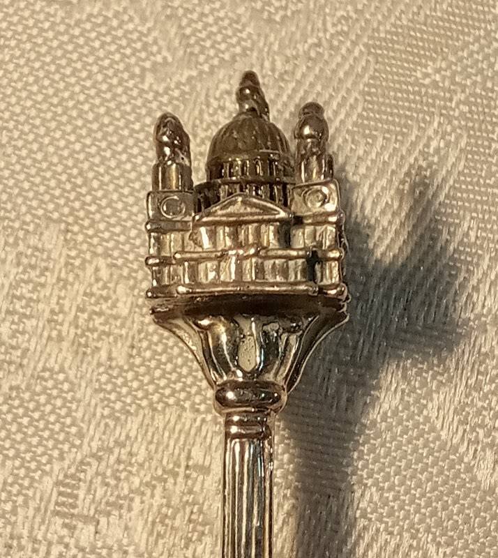 Collectable Silver Jubilee set of teaspoons Exquisite. E.T.Ltd