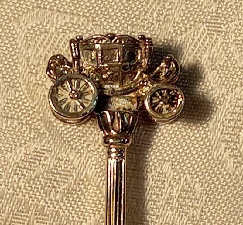 Collectable Silver Jubilee set of teaspoons Exquisite. E.T.Ltd