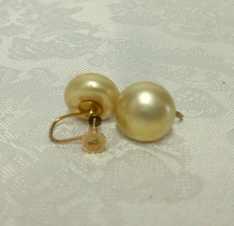 Antique 9ct Gold and Pearl screw on earrings