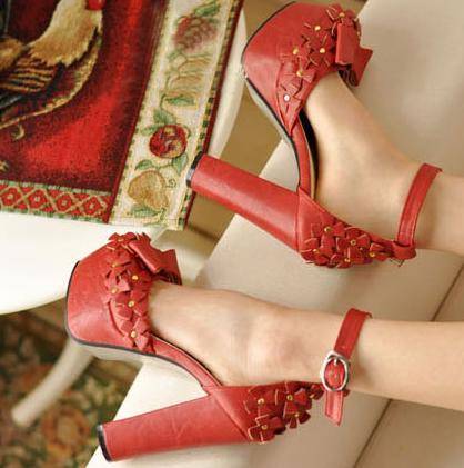 Vintage Platforms in Red / Black / Tan