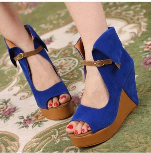 !!!SALE!!! Retro Colour Block Wedge in Blue