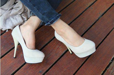 !!NEW!! White Suede Stilettos ( Size 2.5 - 6 )