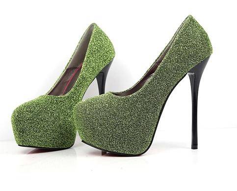 Frosted Leather Pumps in Green