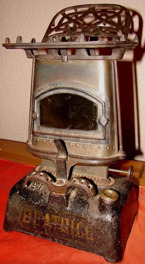 Antique Cast Iron Portable Kerosene Stove-Dome no1-England-Complete with wick and lose side panel