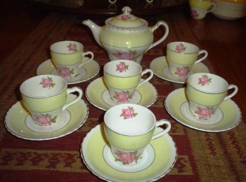 Beautiful miniature vintage 14 piece J&G Meakin by Sol reg no 391413-England-tea set