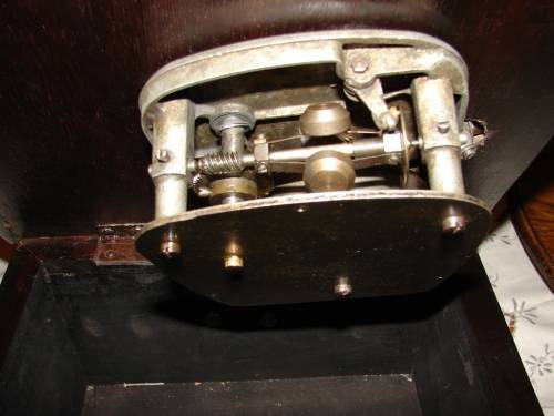 Vintage ebonised wind-up Horn Gramophone-motor by The Gramophone Co-Hayes Middlesex-in working order