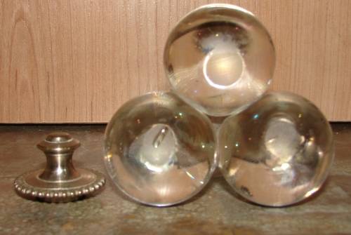 Interesting vintage glass inkwell with lid - Height 9 cm and BD 7 cm