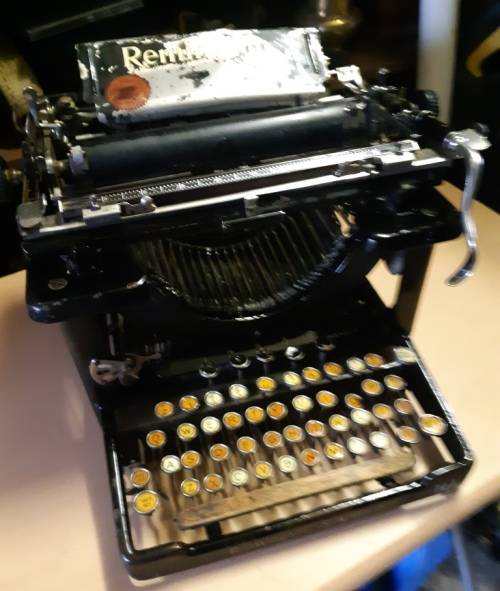 Antique 1914 Remmington 10 Standard black metal Typewriter-Serial no RE 05008