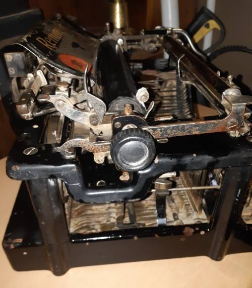 Antique 1914 Remmington 10 Standard black metal Typewriter-Serial no RE 05008