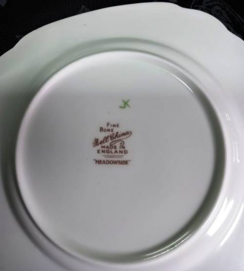 Beautiful  21 piece vintage Bell China -Made in England "Meadowside" Tea Set