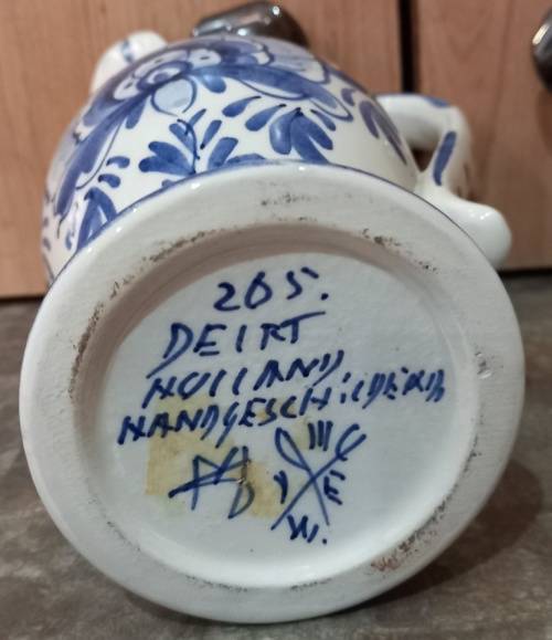 Beautiful vintage Handgeschilderd Delft Holland Vase by III/Y/E/W marked 265-H 15 cm-good condition