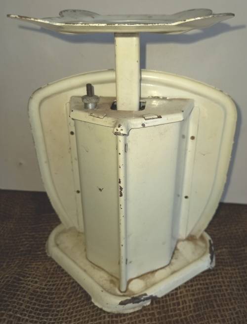 Vintage 25 lbs  EFFEM Kitchen Scale in working condition