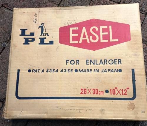 Vintage LPL Easel for Photo Enlarger-26 cm x 30 cm -l ike new in original presentation box