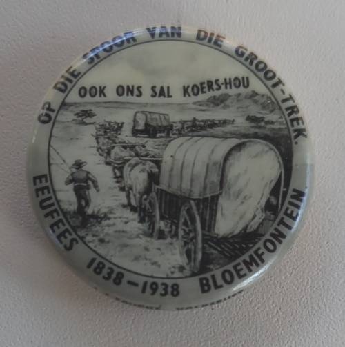 Rare metal Pin `Op die Spoor van die Groot Trek Eeufees 1838-1938 Bloemfontein `