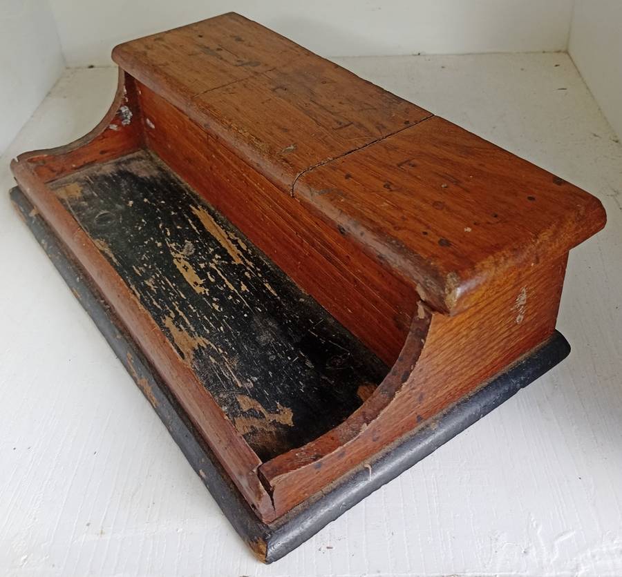 Nice vintage oak wooden three hatch ink holder