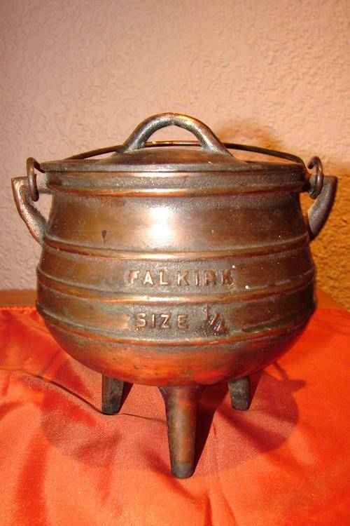Falkirk 1/4 Size 3 leg Cast Iron pot - Bronz colour