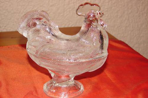 Beautiful Glass Hen Trinket Holder - Height 12cm-Good condition - no chips or cracks
