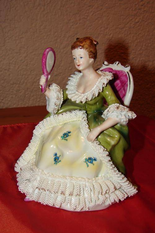 Big beautiful  Porcelain lady figurine blue floral dress and lace -height 18cm - no mark