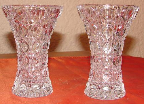 2 Beautiful Glass Vases-height 10.5cm, Base 5cm & top 7cm-No chips/cracks