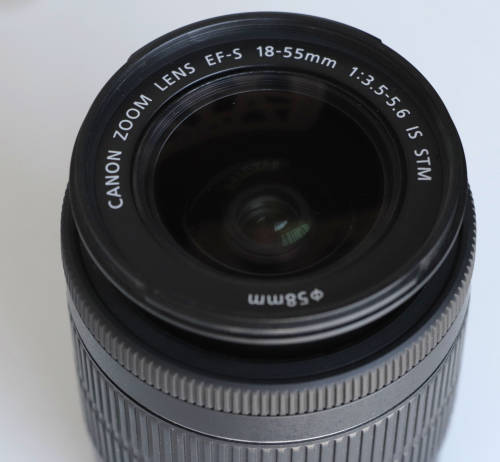 Canon EF-S 18-55mm 1:3.5-5.6 IS STM lens + lens hood