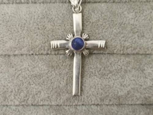 Gorqeous Silver Cross Pendant