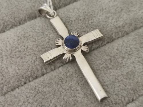 Gorqeous Silver Cross Pendant