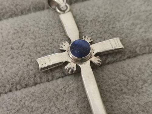 Gorqeous Silver Cross Pendant