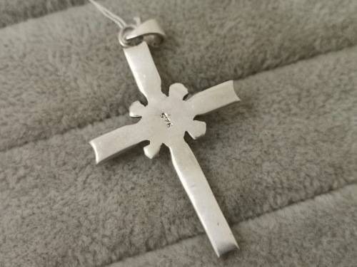 Gorqeous Silver Cross Pendant