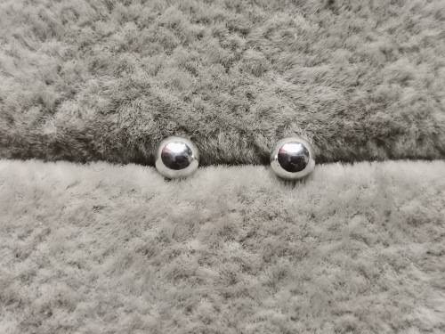 Discount!! 4mm Silver Ball Stud Earrings