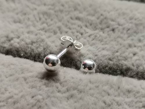 Discount!! 4mm Silver Ball Stud Earrings