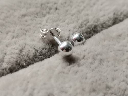 Discount!! 4mm Silver Ball Stud Earrings