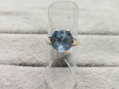 Gorgeous 9ct Gold Ring