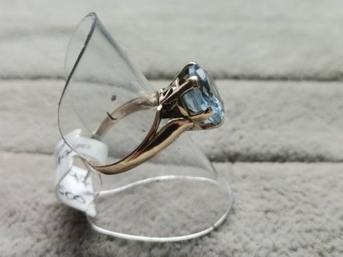 Gorgeous 9ct Gold Ring