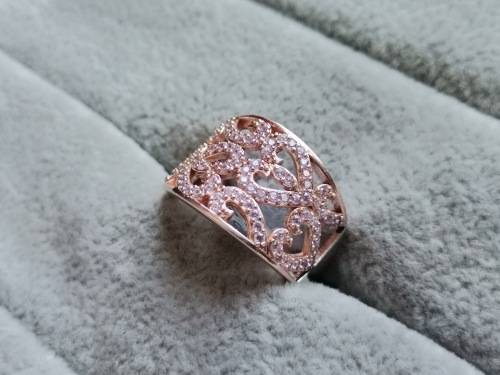 DISCOUNT!! Gorgeous Silver Ring