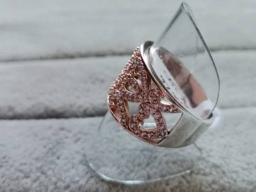 DISCOUNT!! Gorgeous Silver Ring