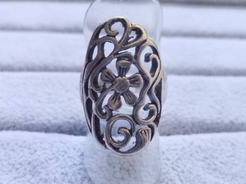 DISCOUNT!! Silver Flower Ring
