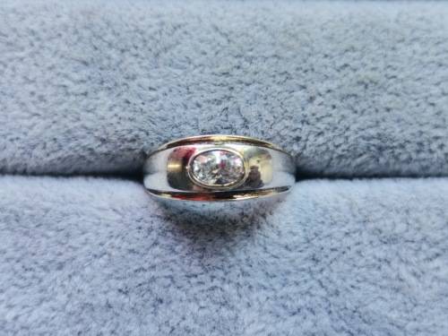 DISCOUNT!! Silver Solitaire Ring