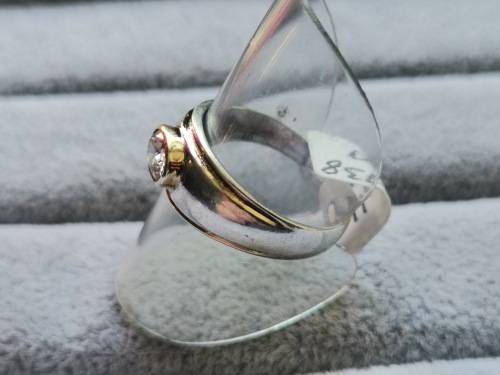 DISCOUNT!! Silver Solitaire Ring