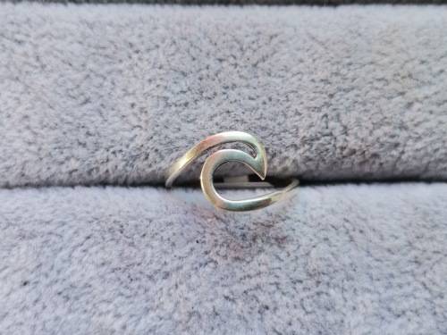 DISCOUNT!! Silver Wave Ring