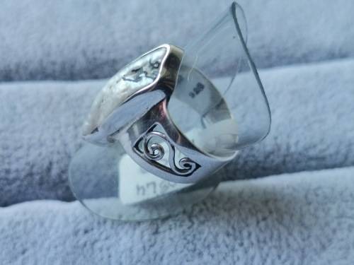 Discount!! Silver Pearl Ring