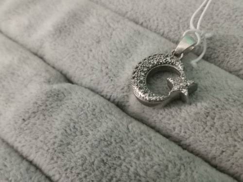 **R1 Auction** Silver Moon Pendant
