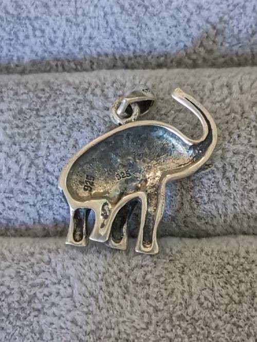 **R1 Auction** Silver Elephant Pendant