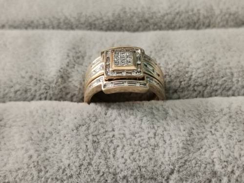 9ct Gold Diamond Ring