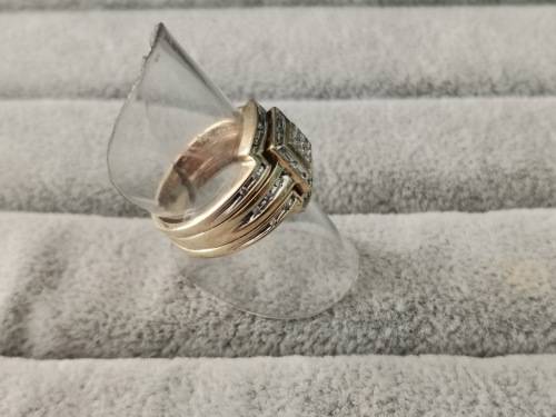 9ct Gold Diamond Ring