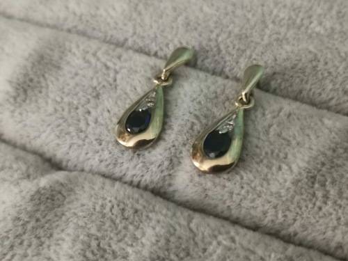 Gorgeous 9ct Gold Earrings