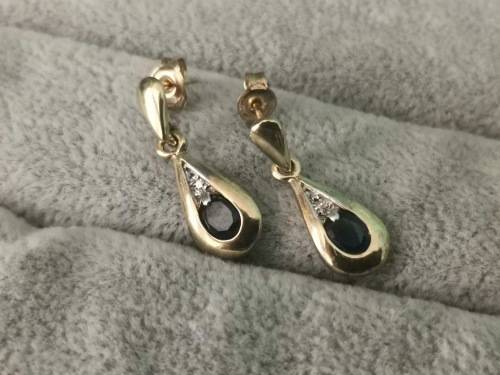 Gorgeous 9ct Gold Earrings