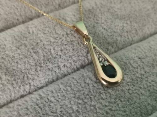 Stunning 9ct Gold Necklace